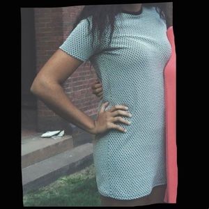 B&W short-sleeve mini dress